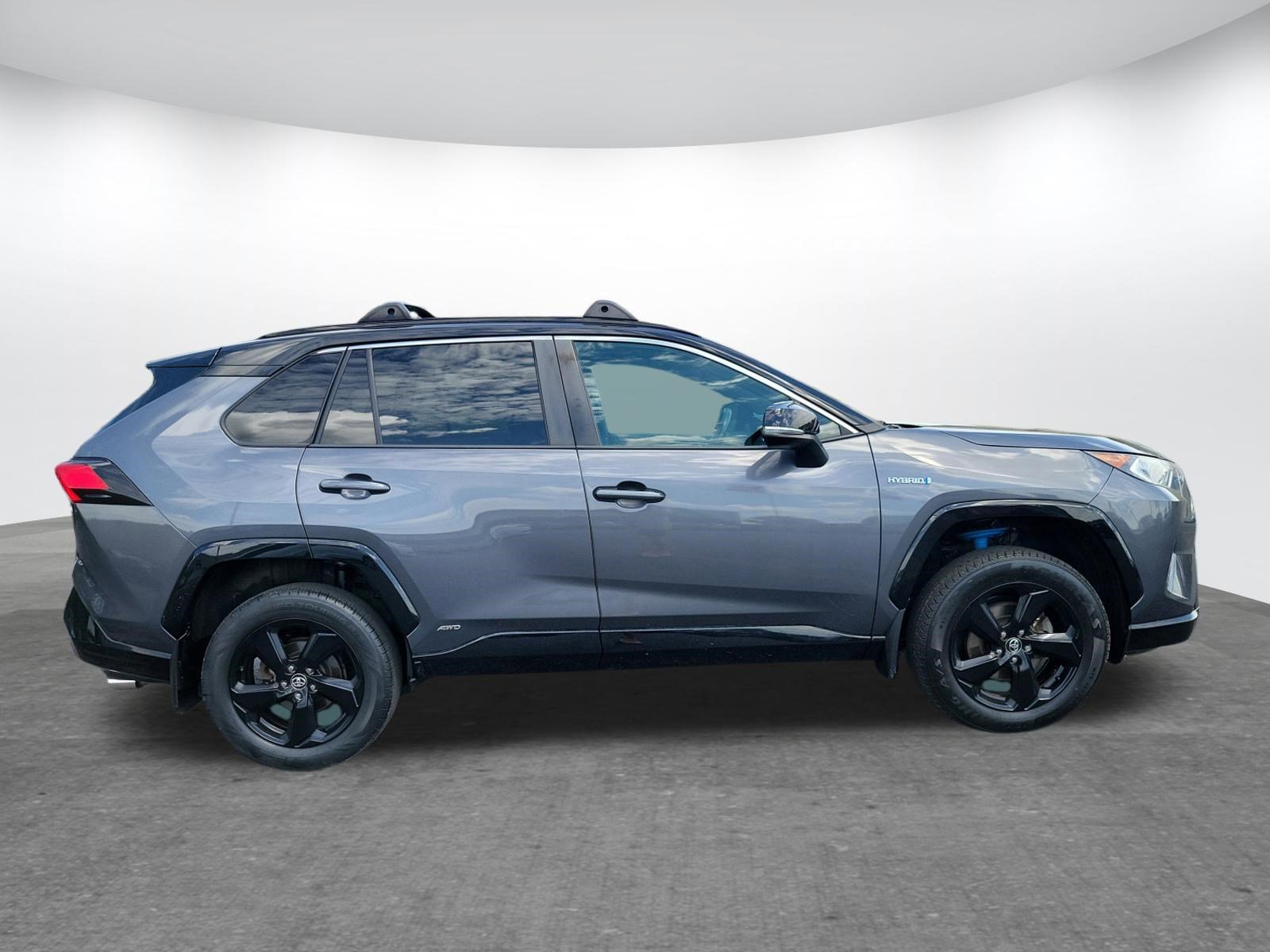 Used 2021 Toyota RAV4 XSE image 4