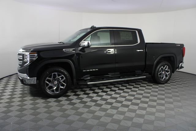 New 2026 GMC Sierra 1500 SLT image 2