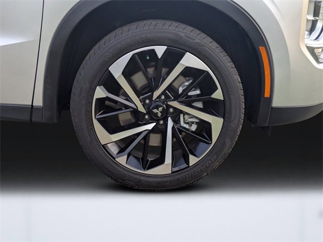 Used 2024 Mitsubishi Outlander FWD image 11