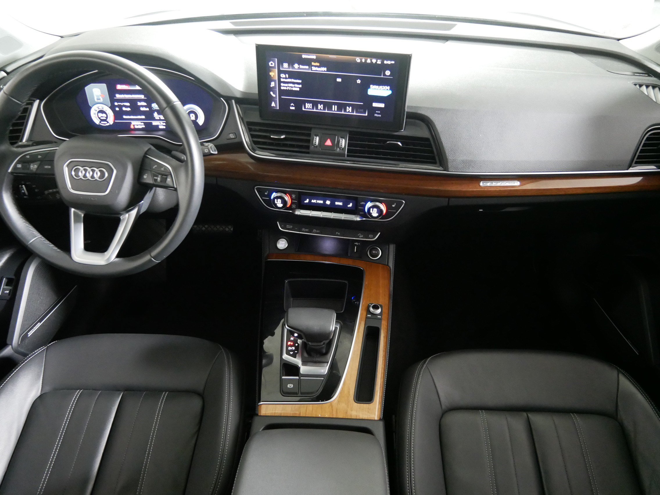 Used 2021 Audi Q5 2.0T Premium Plus w/ Premium Plus Package AWD/4WD image 10
