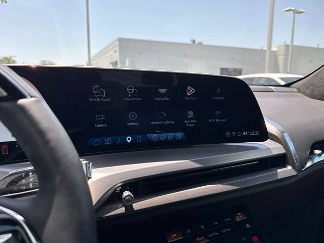 Used 2026 Cadillac Vistiq Platinum w/ LPO, Floor Liner Package AWD/4WD image 17