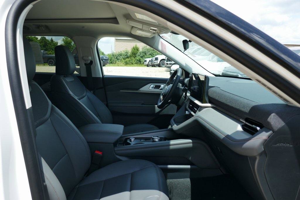 New 2025 Ford Explorer Active w/ Active Comfort Package image 11