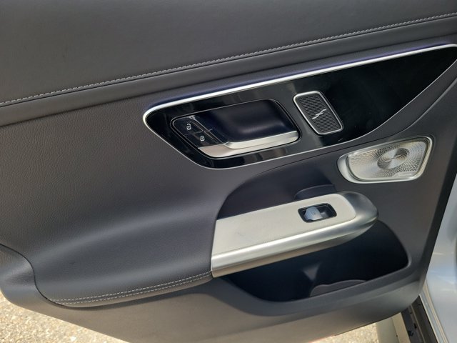 Used 2024 Mercedes-Benz GLC 300 4MATIC image 14
