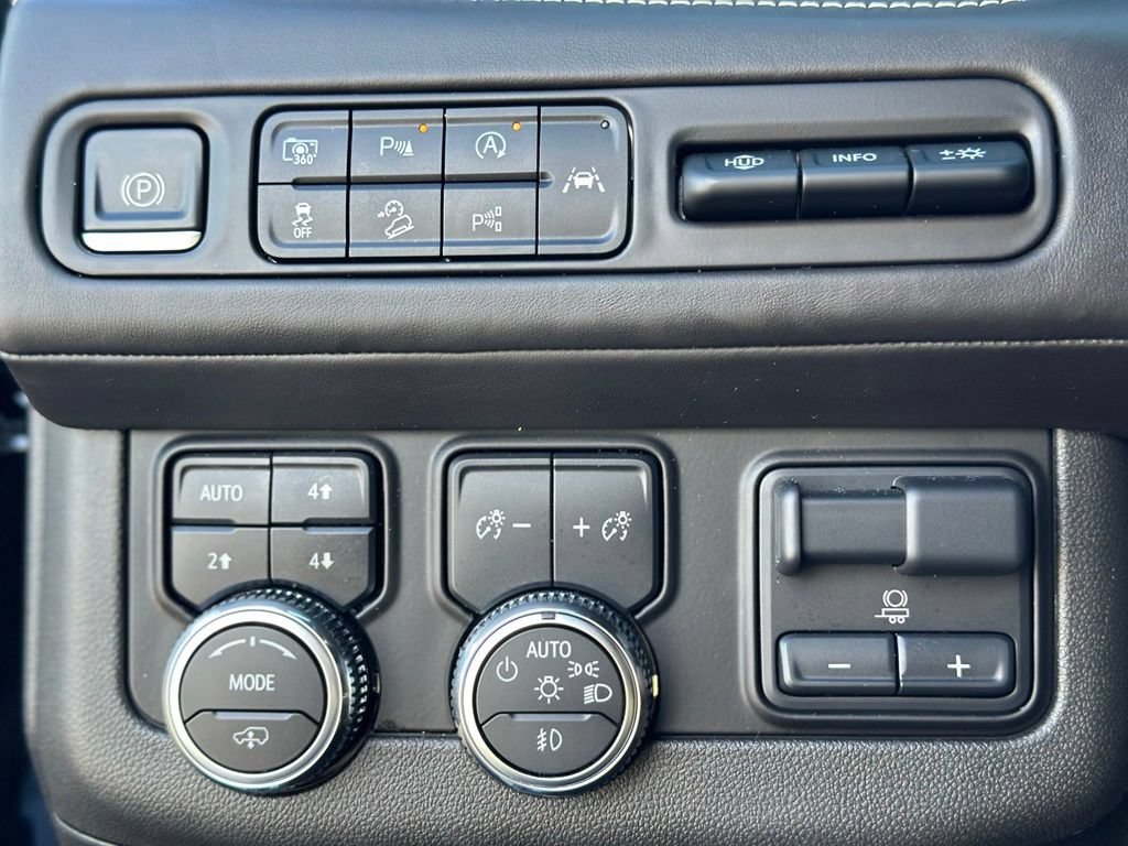 Used 2023 GMC Yukon XL Denali Ultimate AWD/4WD image 35