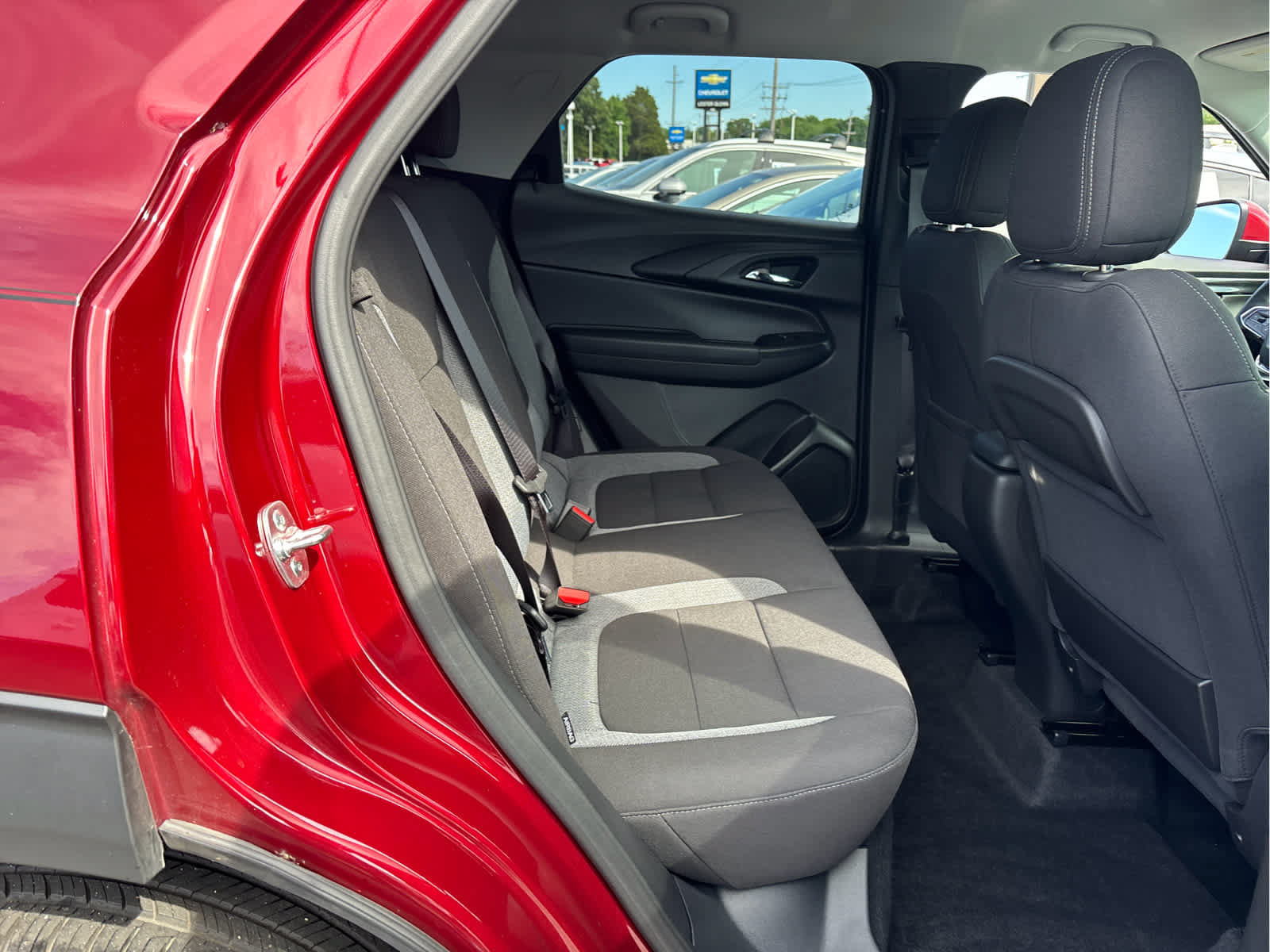 Used 2025 Chevrolet TrailBlazer LT w/ LT Cold Weather Package FWD image 18