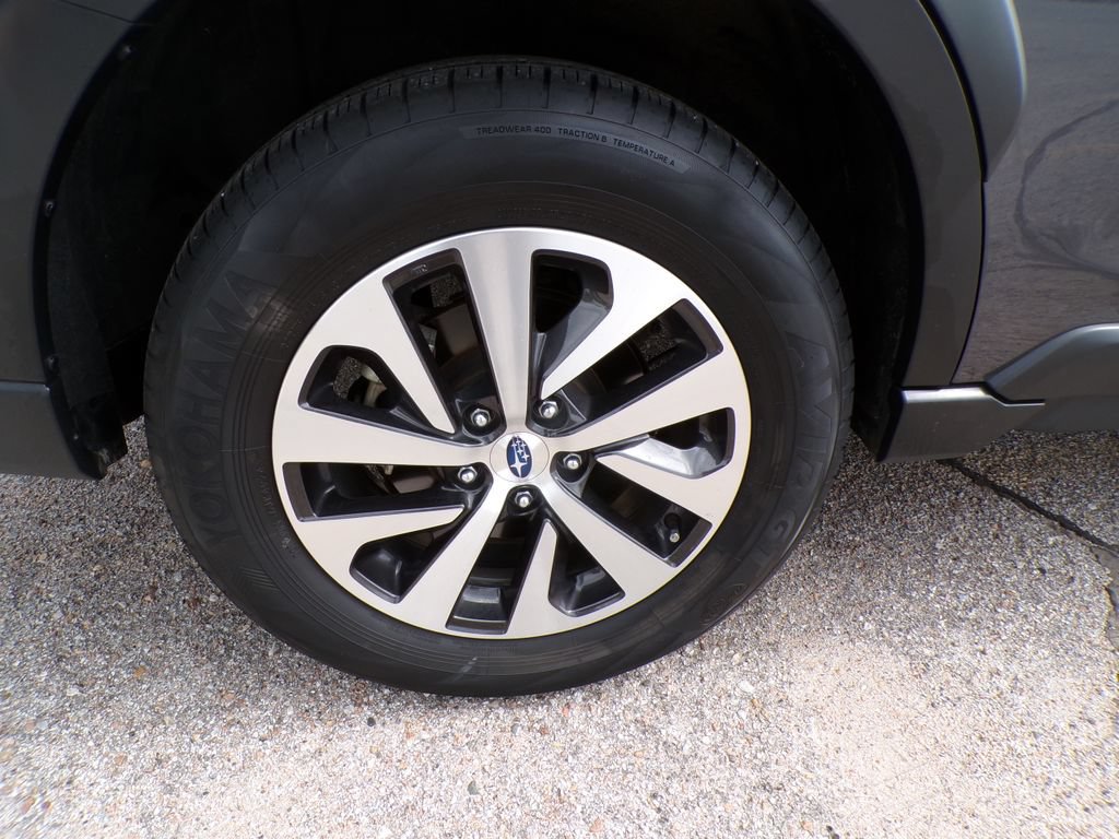 Used 2025 Subaru Outback Premium AWD/4WD image 21