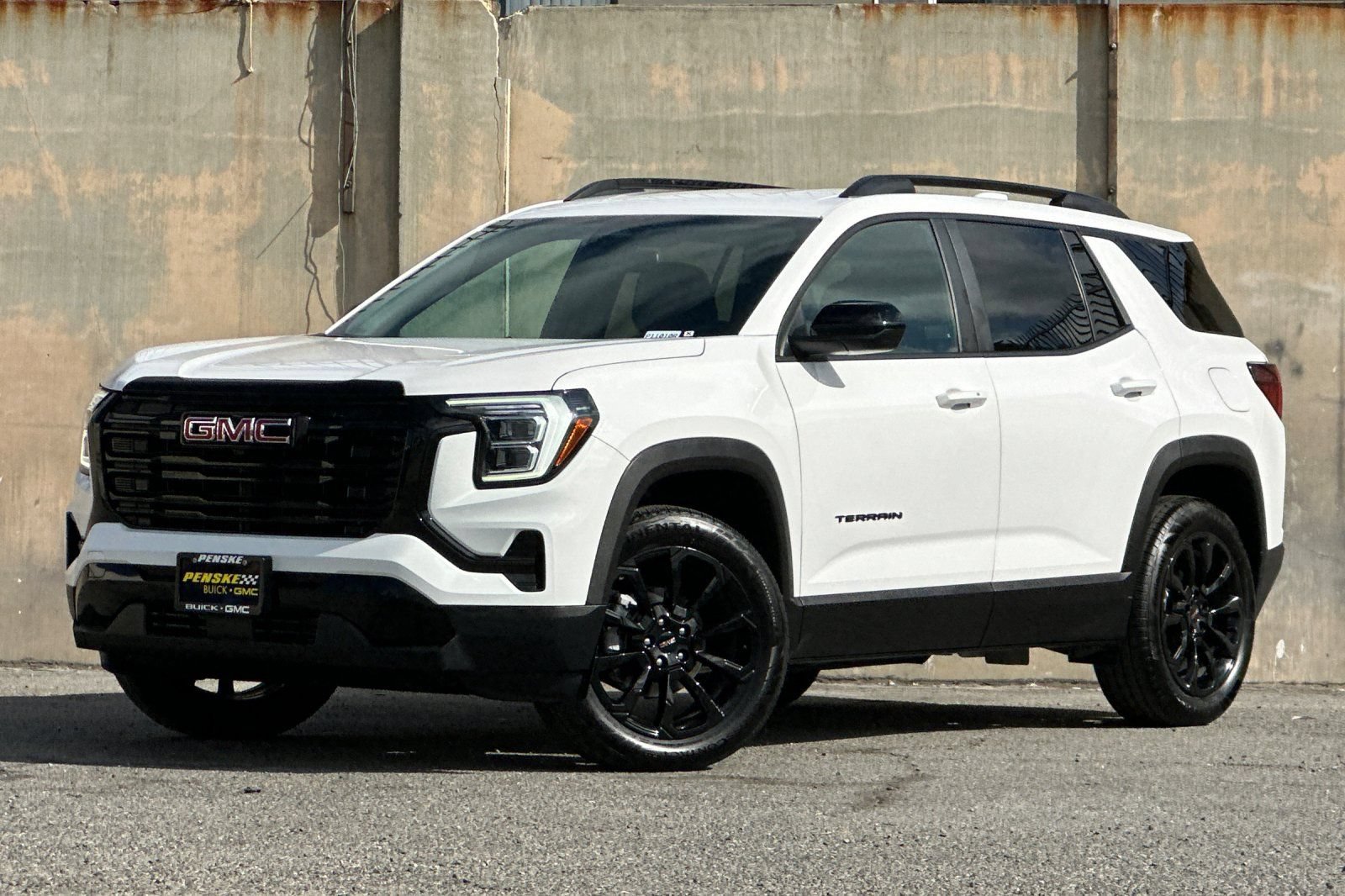 Used 2026 GMC Terrain Elevation w/ Elevation Premium Package FWD image 8