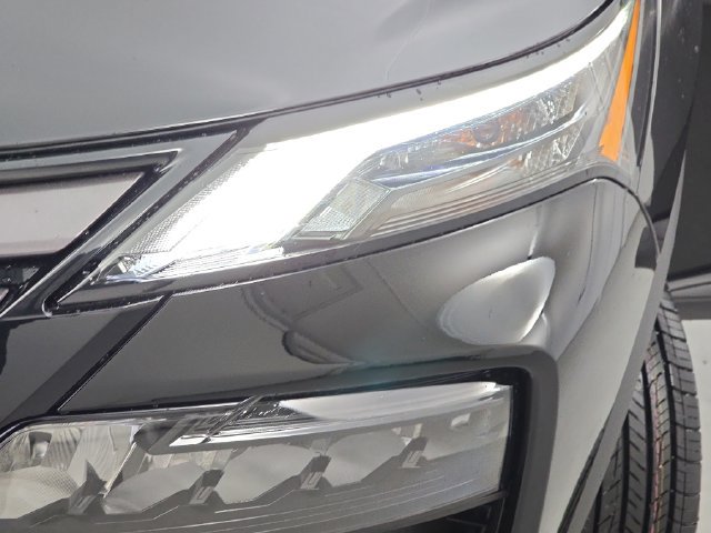 Used 2026 Nissan Rogue SV FWD image 30