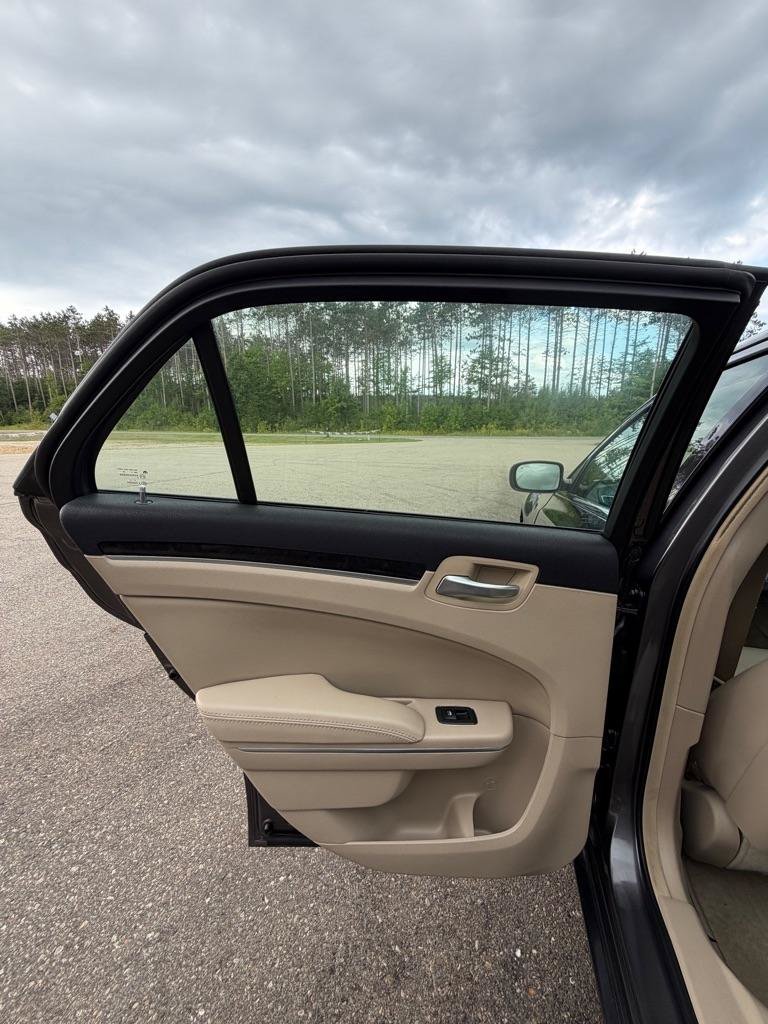 Used 2013 Chrysler 300 AWD w/ Driver Convenience Group image 15