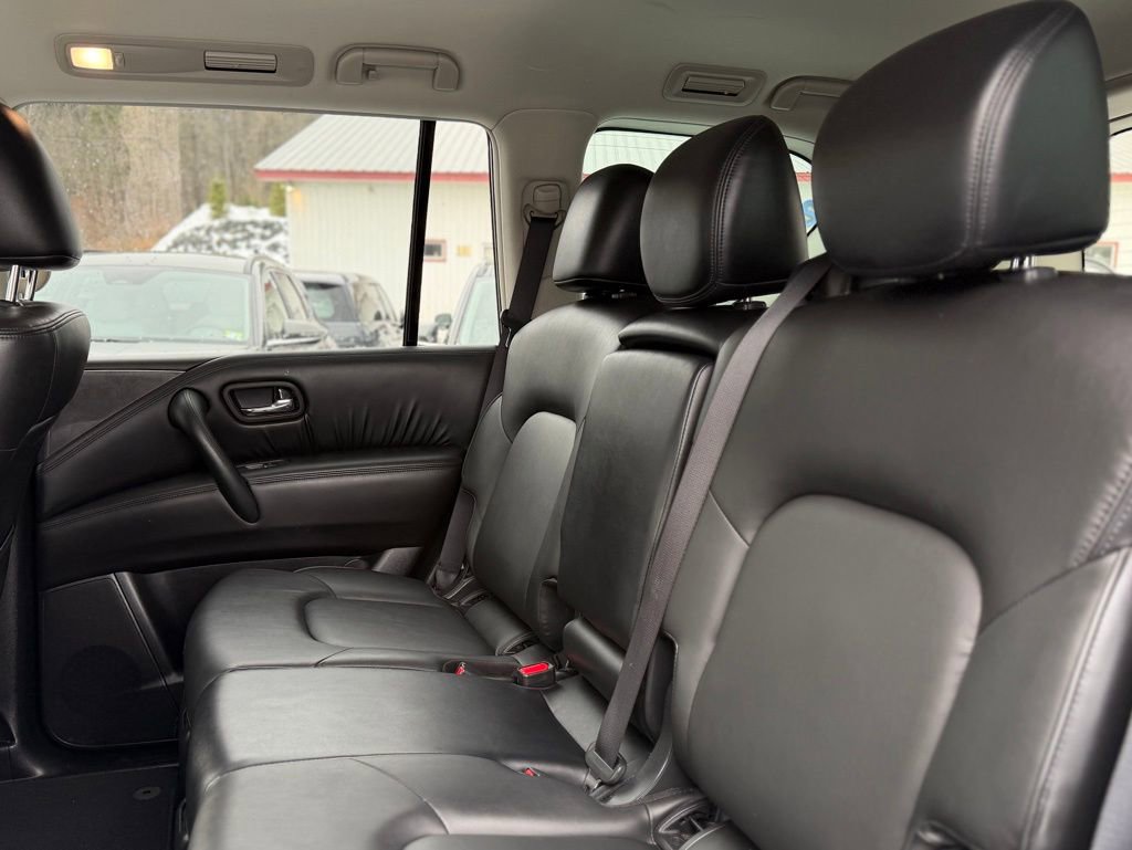 Used 2022 Nissan Armada SV image 6