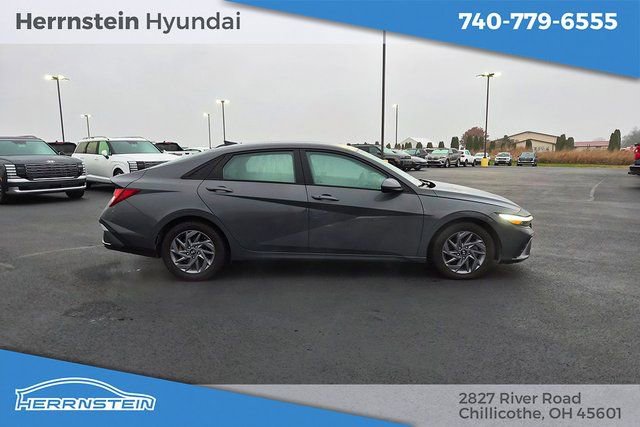 Used 2024 Hyundai Elantra SEL image 29