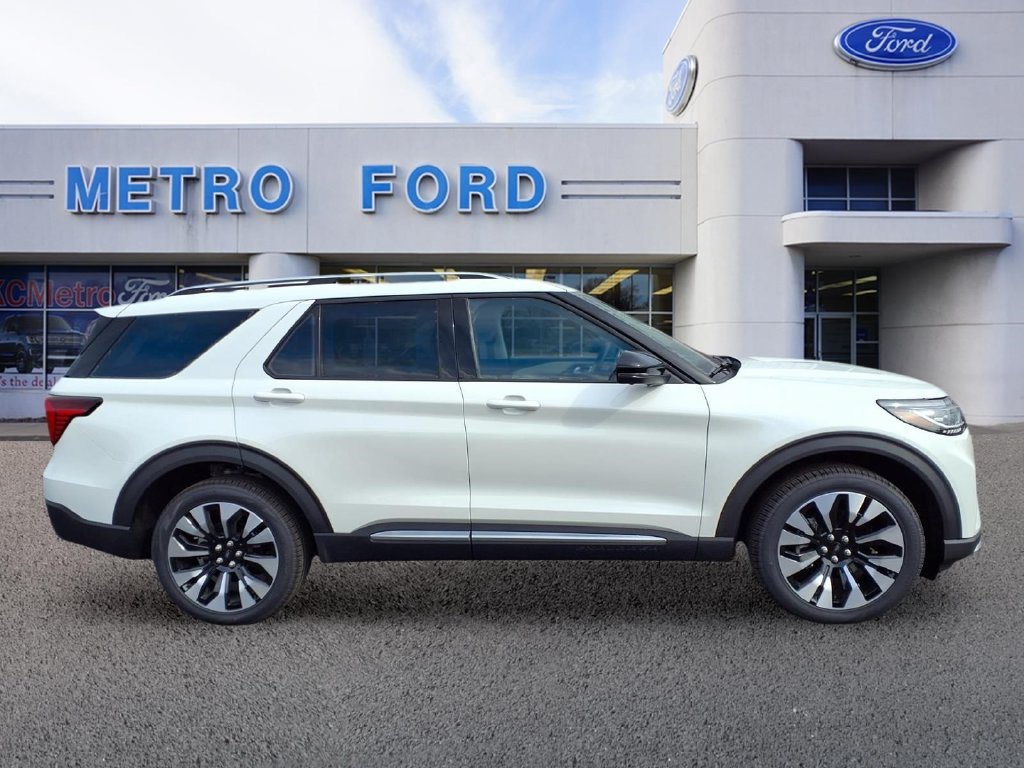 New 2026 Ford Explorer Platinum w/ LUX Leather Package AWD/4WD image 2