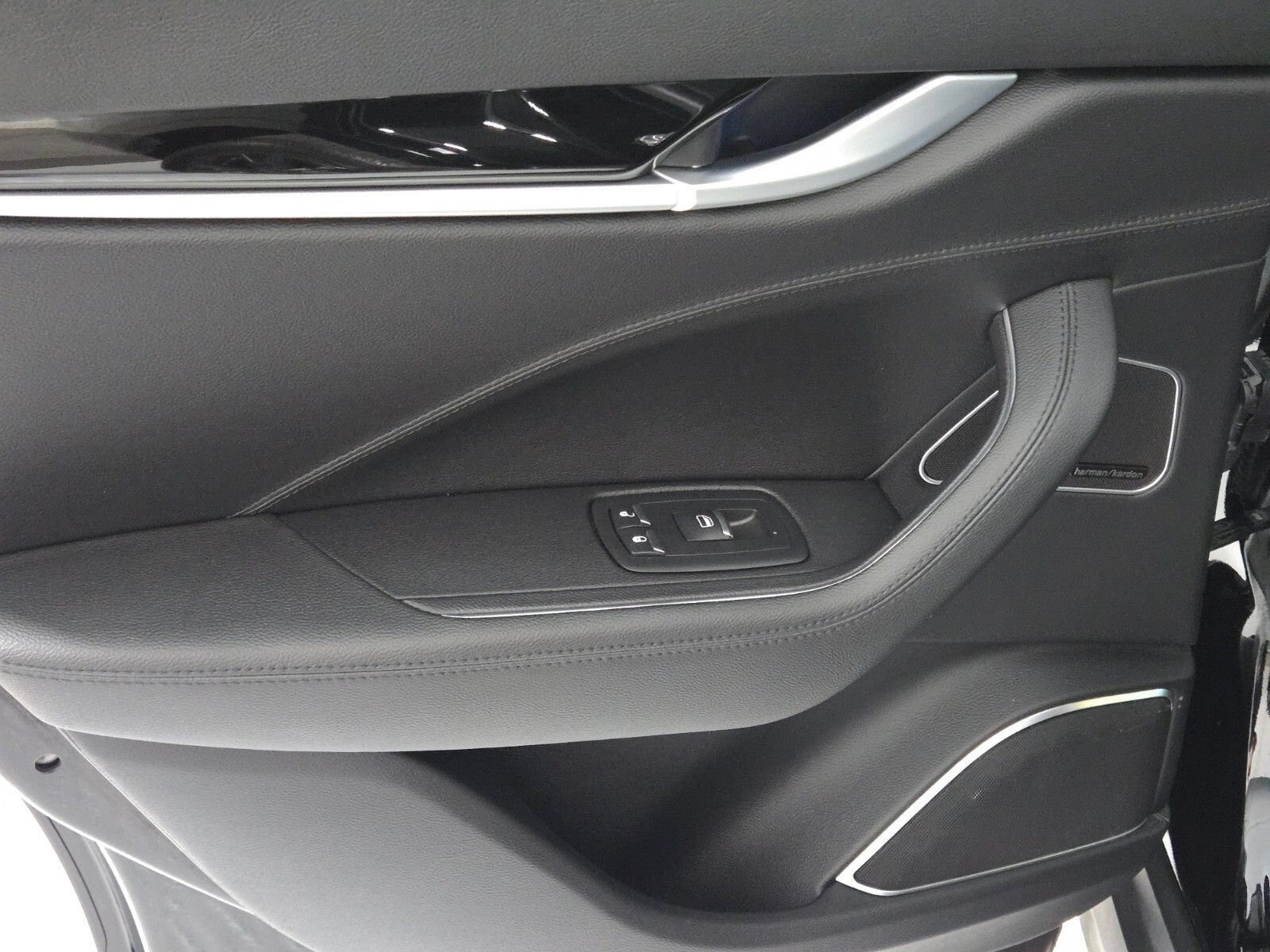 Used 2019 Maserati Levante AWD/4WD image 21
