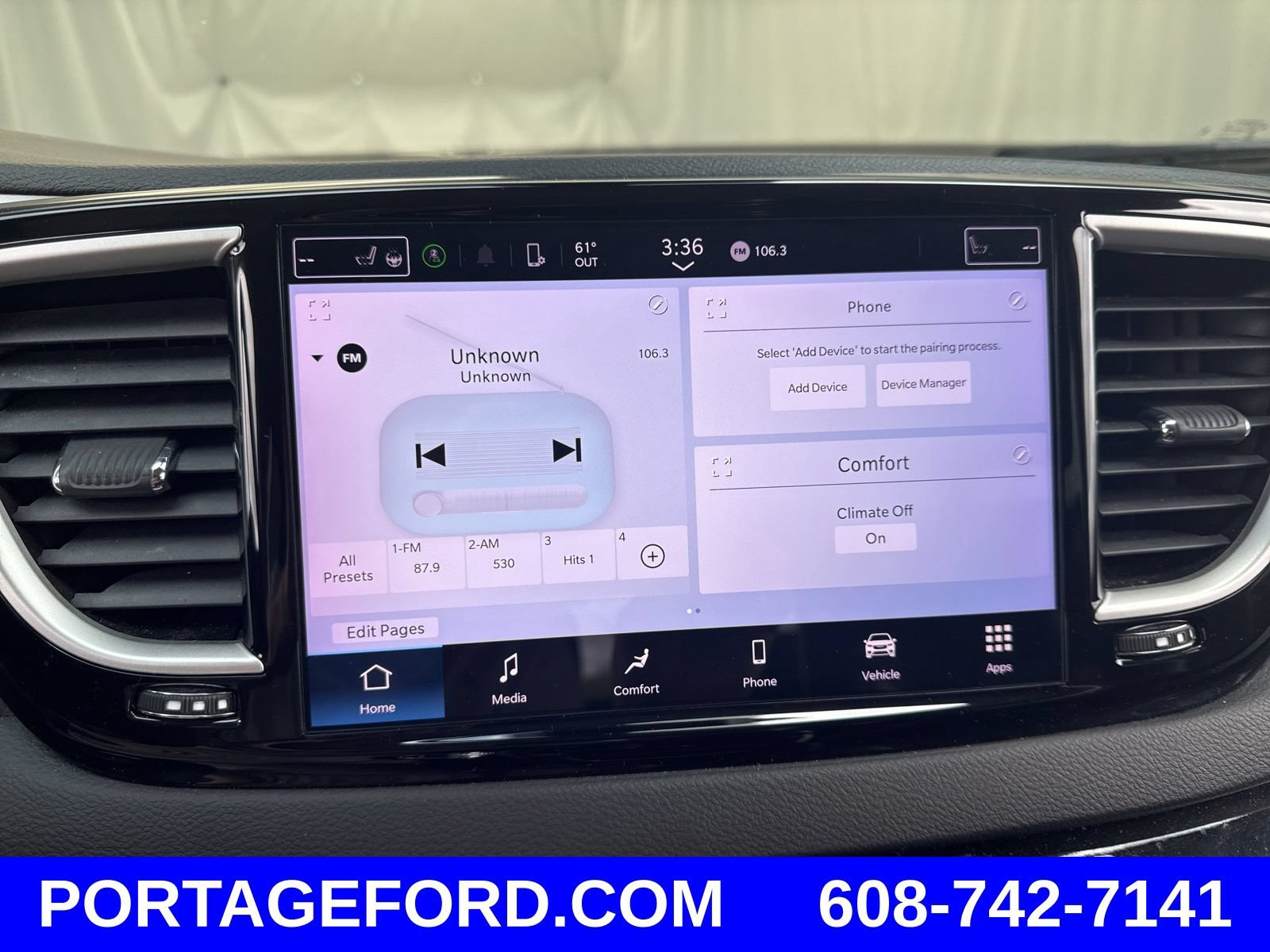 Used 2023 Chrysler Pacifica Touring-L FWD image 17