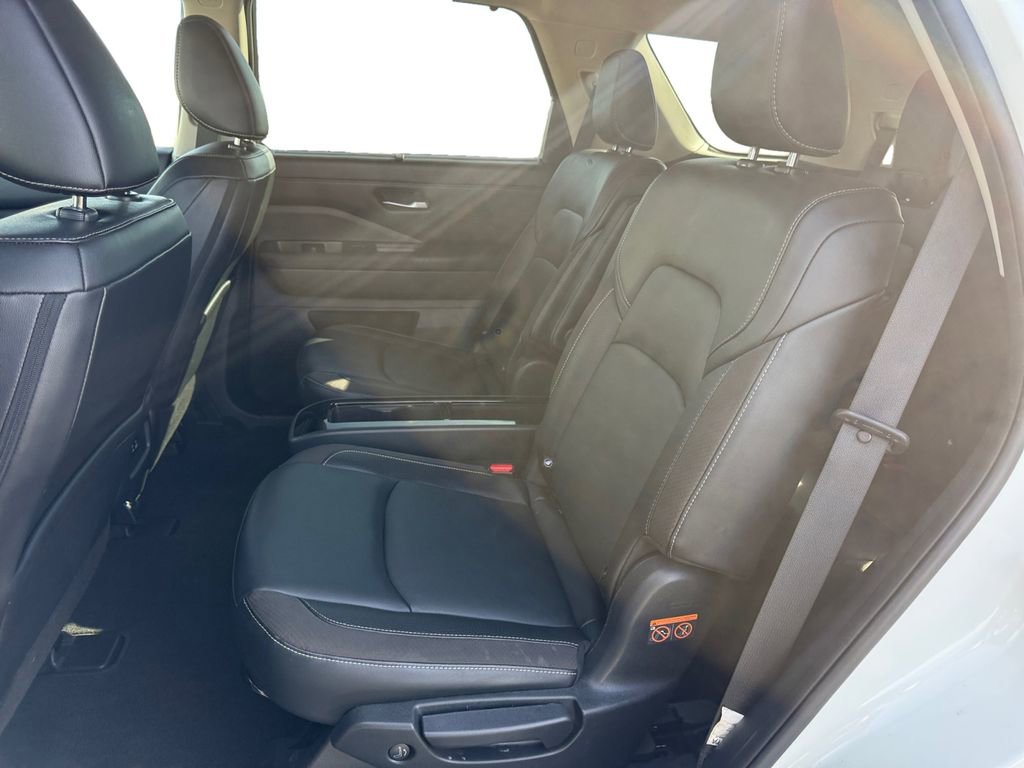 Used 2023 Nissan Pathfinder SL w/ SL Premium Package image 16