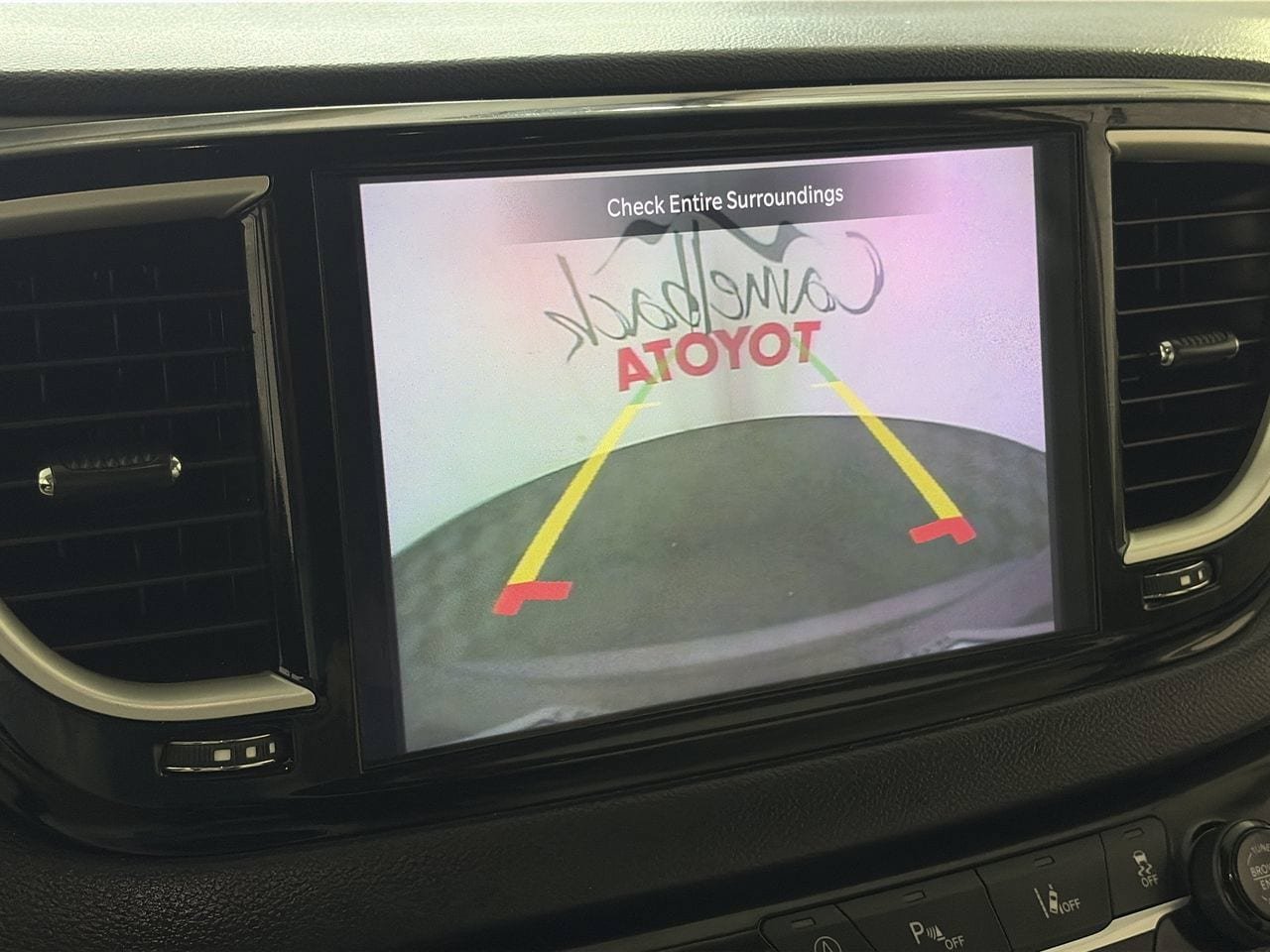 Used 2021 Chrysler Pacifica Touring-L FWD image 17
