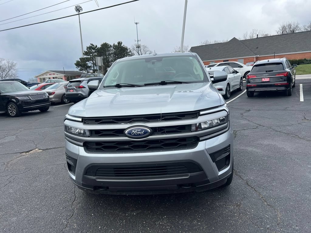 Used 2023 Ford Expedition Max XLT AWD/4WD image 3