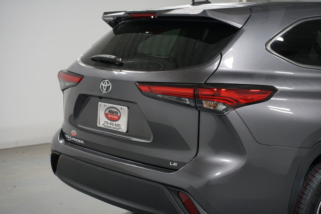 Used 2023 Toyota Highlander LE image 9