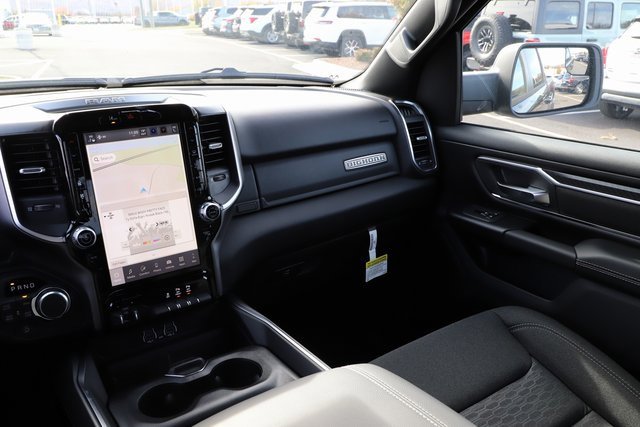 New 2026 RAM 1500 4x4 Crew Cab image 27