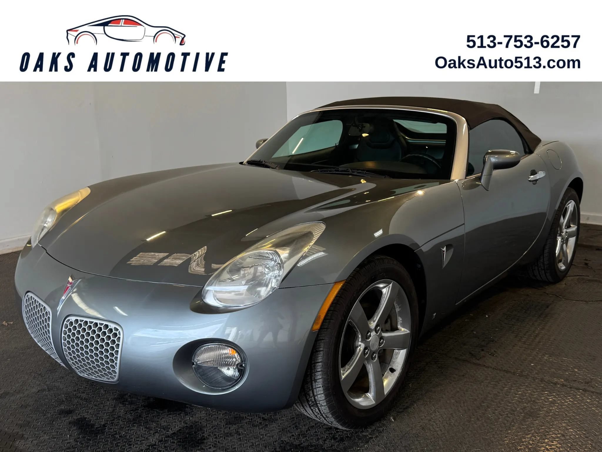 Used 2007 Pontiac Solstice Convertible w/ Premium Package RWD image 1