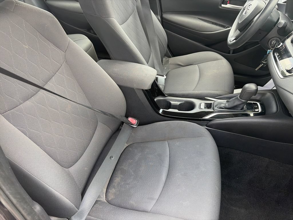 Used 2021 Toyota Corolla LE FWD image 31
