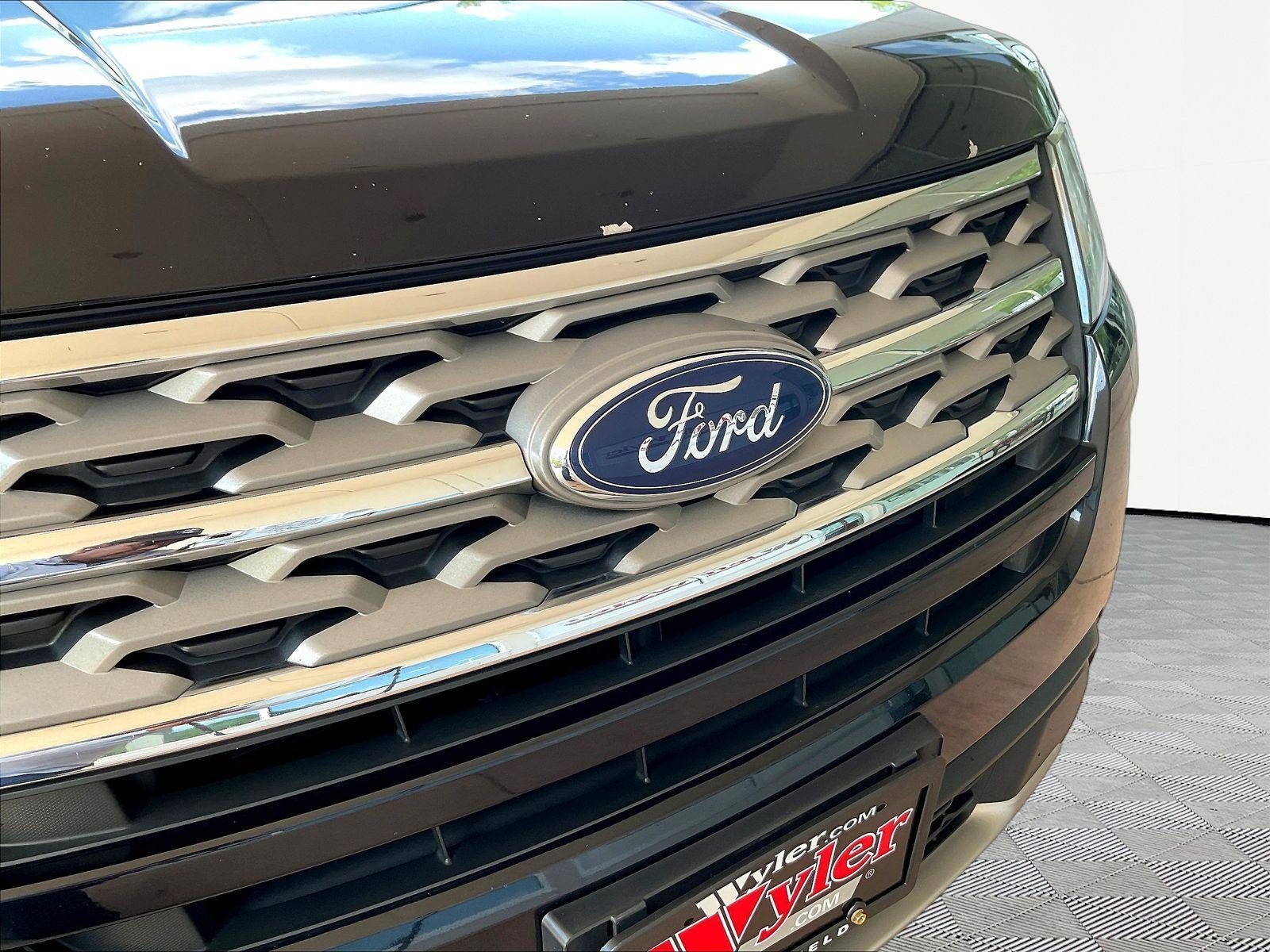 Used 2018 Ford Explorer XLT AWD/4WD image 32
