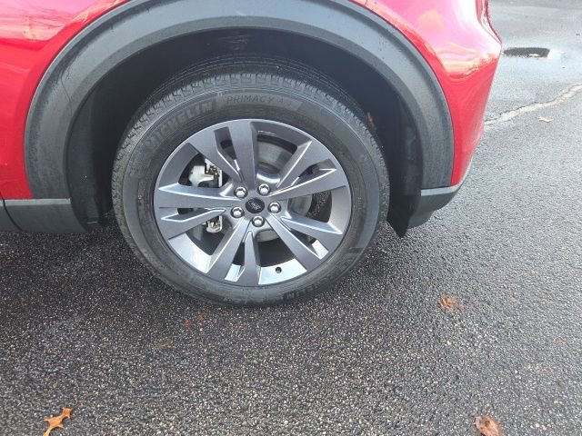 Used 2023 Ford Explorer XLT w/ Equipment Group 202A image 5