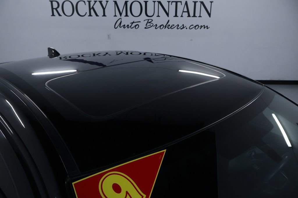 Used 2019 Honda Civic Si image 11