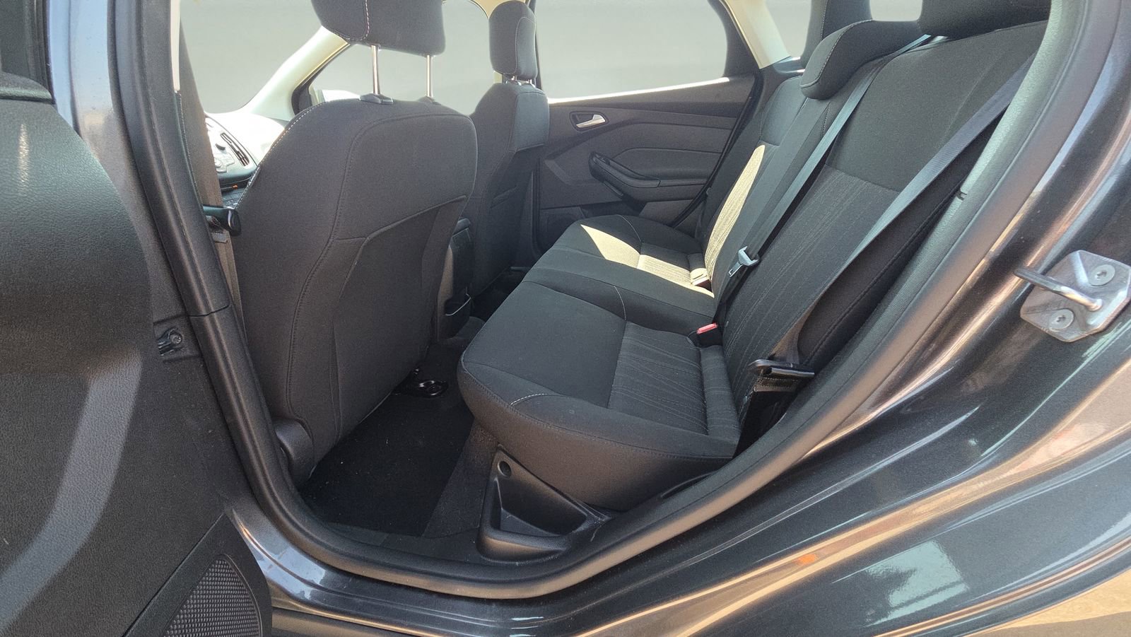 Used 2018 Ford Focus SE image 16