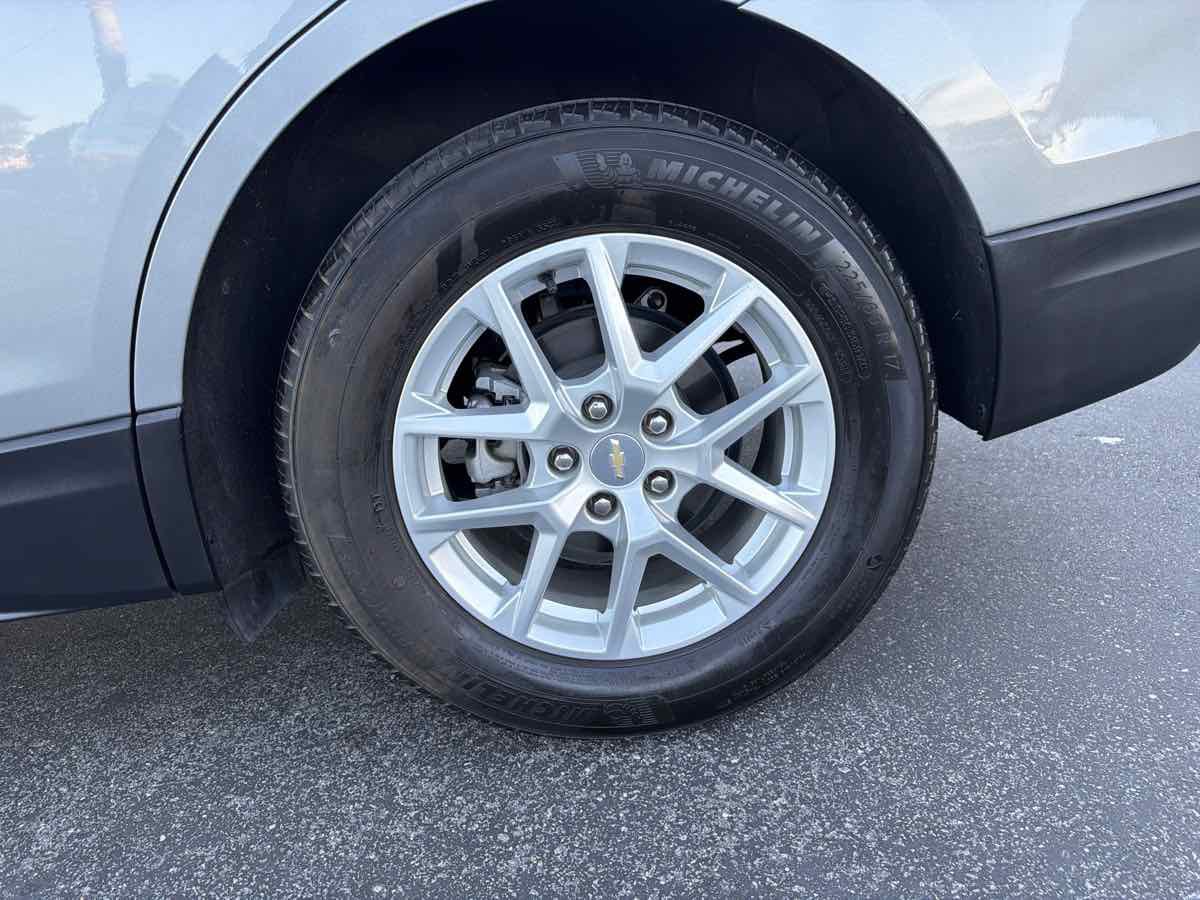 Used 2023 Chevrolet Equinox LS image 49