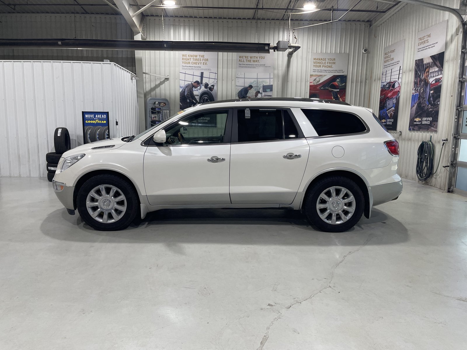 Used 2012 Buick Enclave Leather w/ Trailering Provision Package AWD/4WD image 5