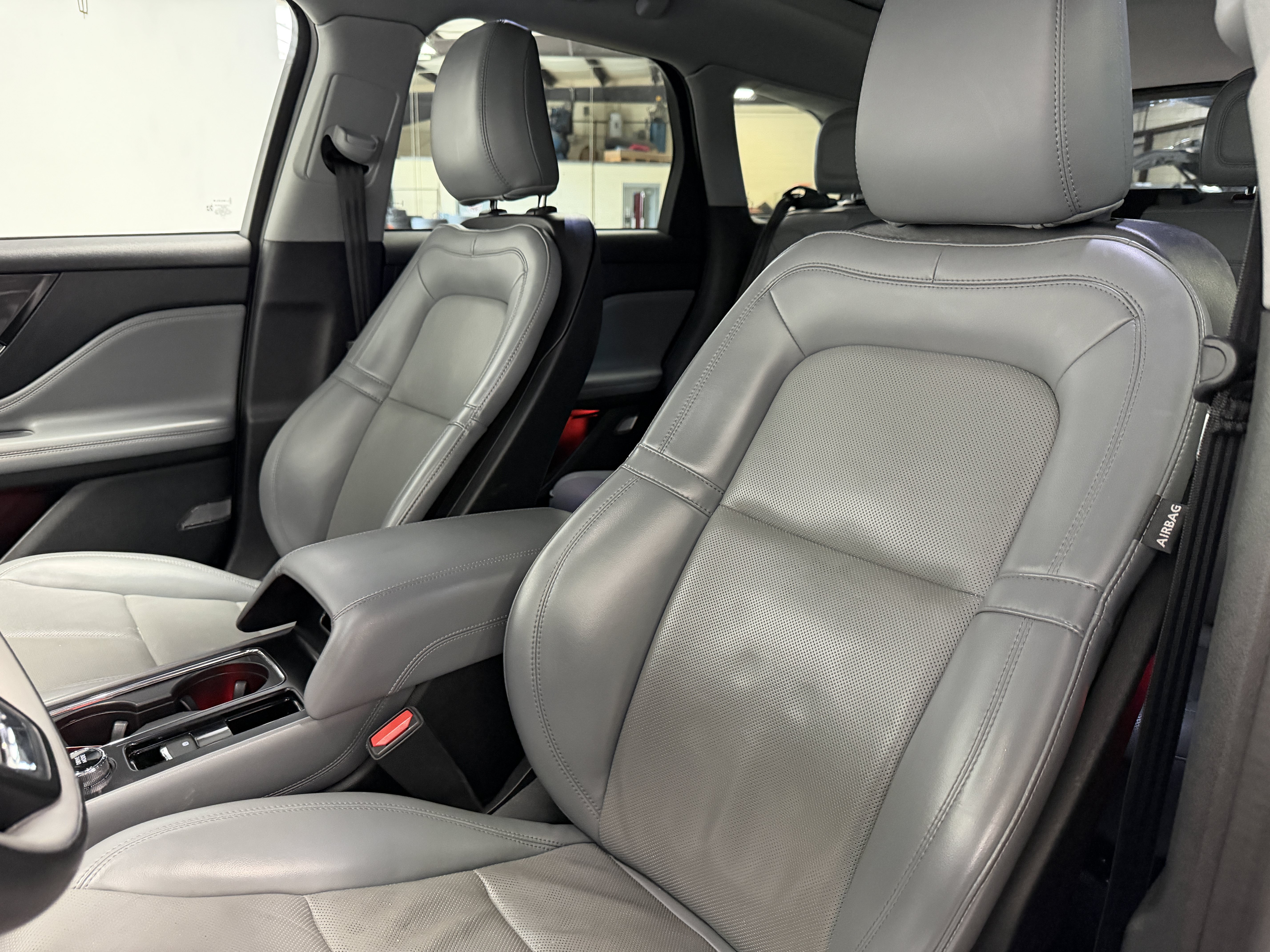 Used 2022 Lincoln Corsair FWD w/ Premium Package image 19