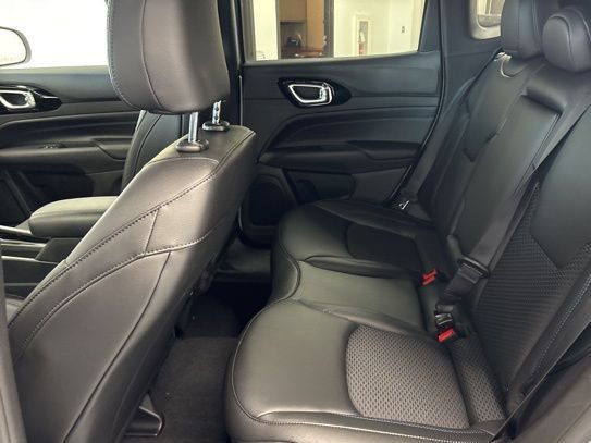 New 2026 Jeep Compass Latitude AWD/4WD image 17