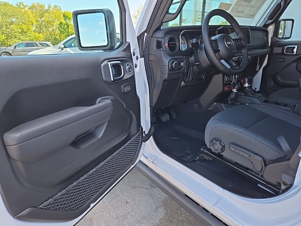 New 2025 Jeep Wrangler Unlimited Rubicon image 31