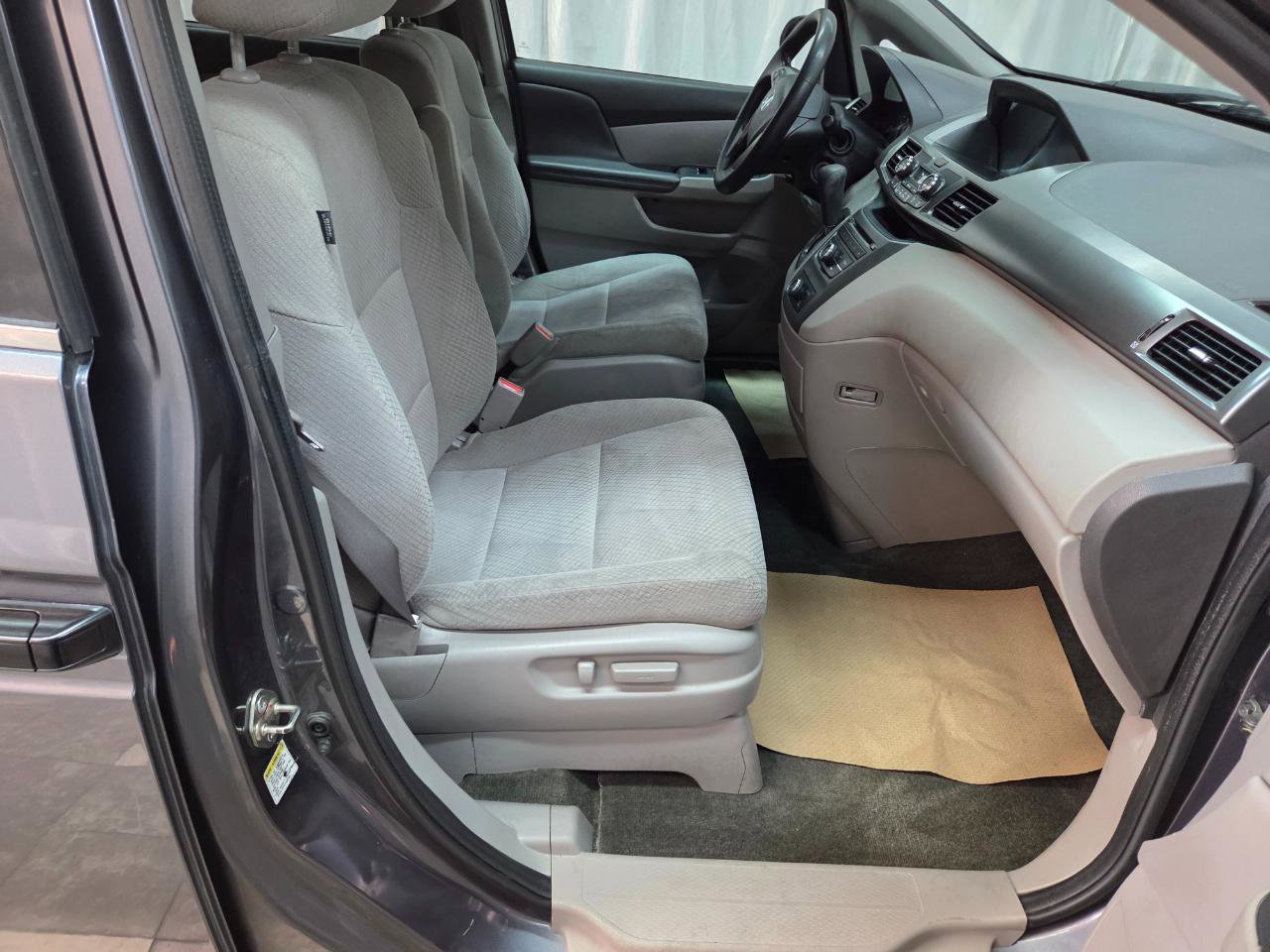 Used 2016 Honda Odyssey LX image 11