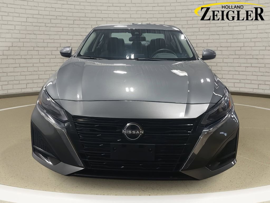 Used 2023 Nissan Altima 2.5 SV image 2