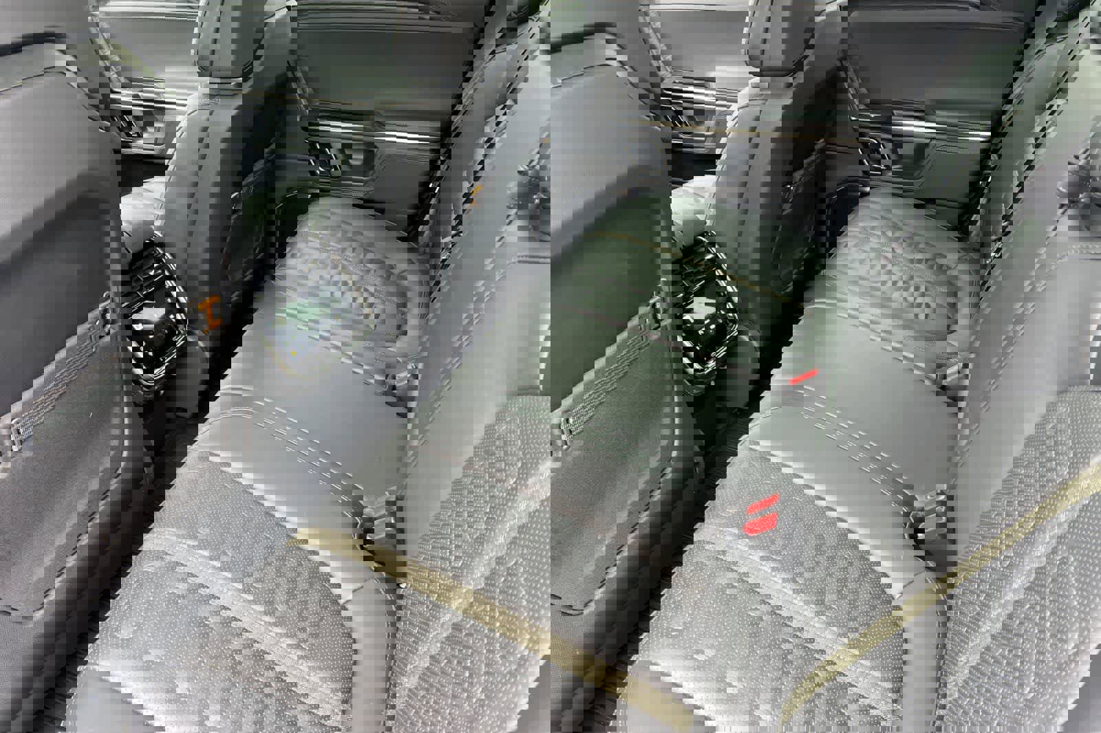 Used 2022 Rivian R1T Adventure image 5