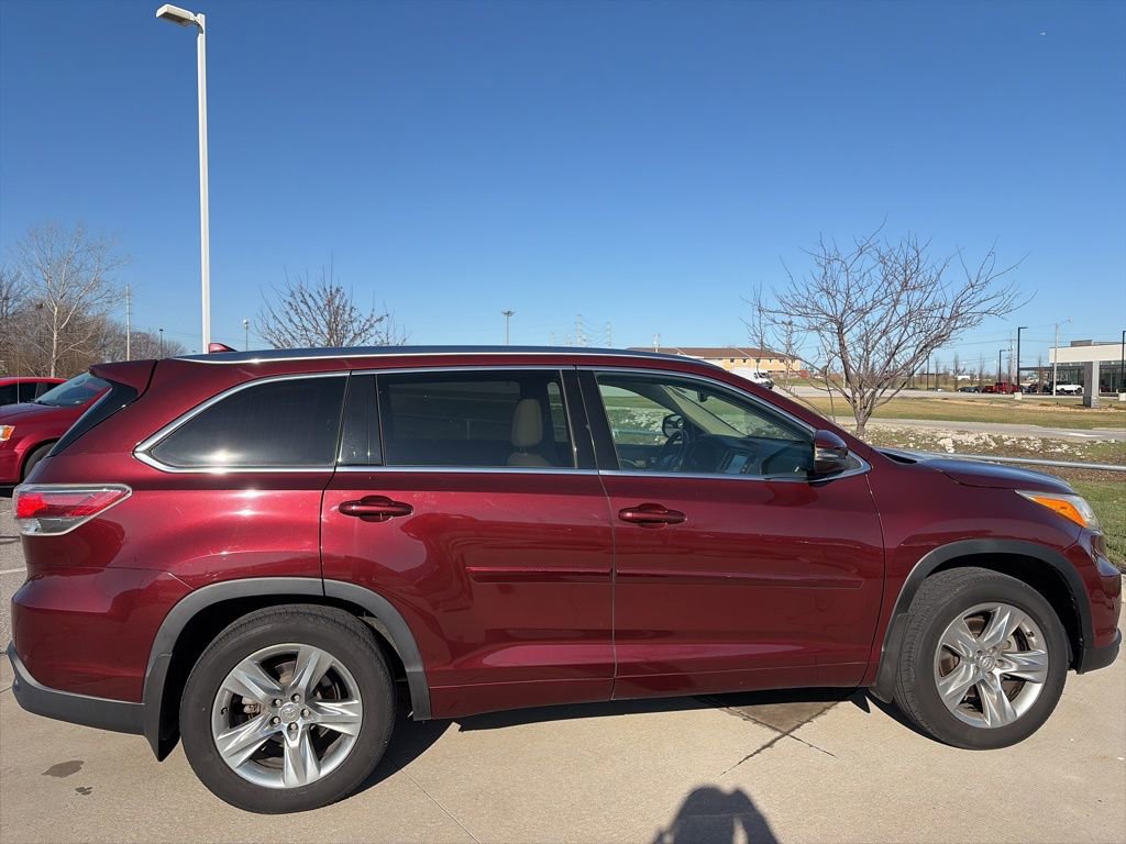Used 2015 Toyota Highlander Limited image 18