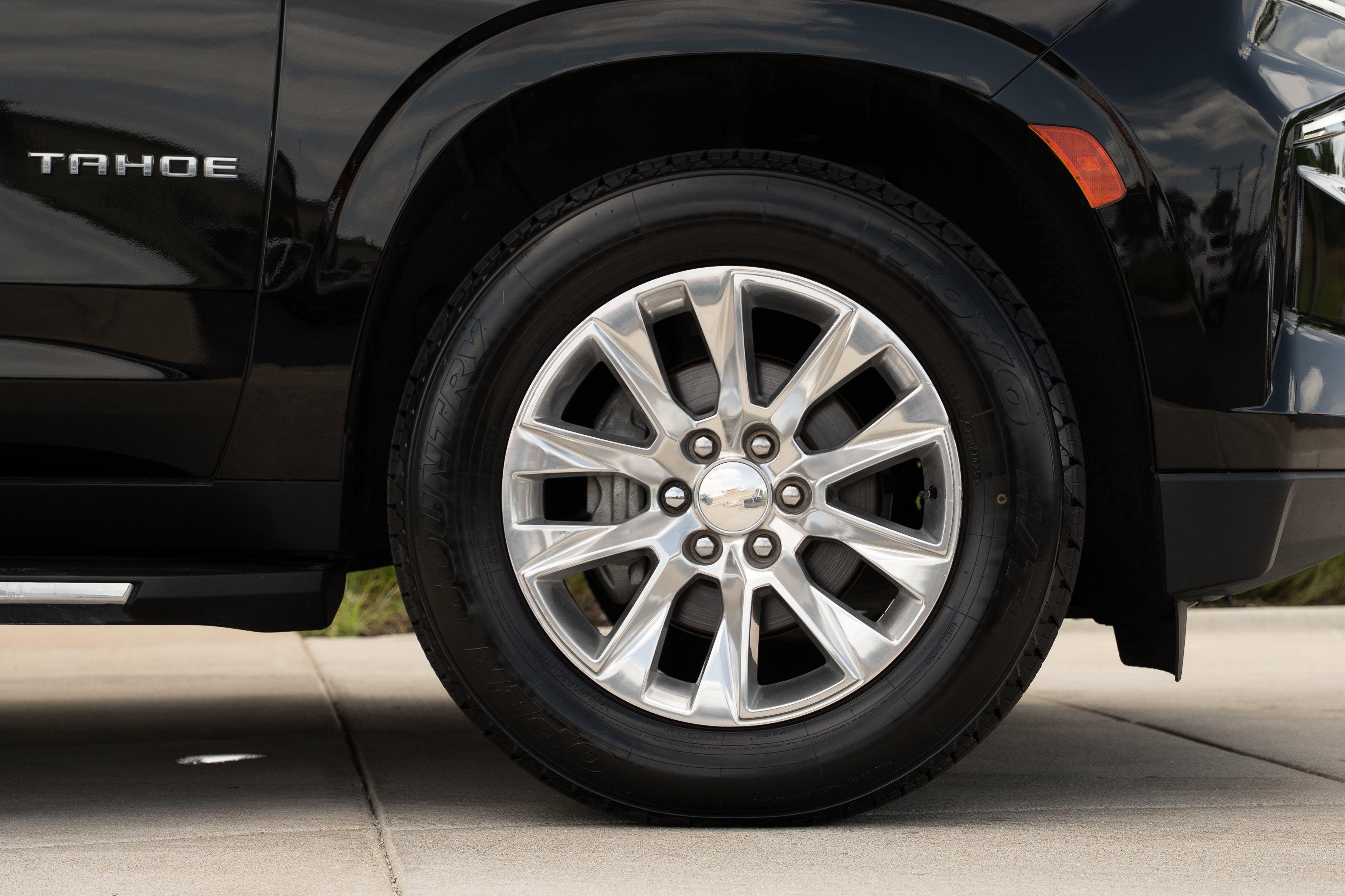 Used 2021 Chevrolet Tahoe Premier AWD/4WD image 31