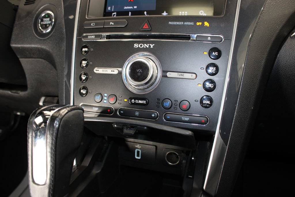 Used 2017 Ford Explorer Sport w/ Equipment Group 401A AWD/4WD image 16