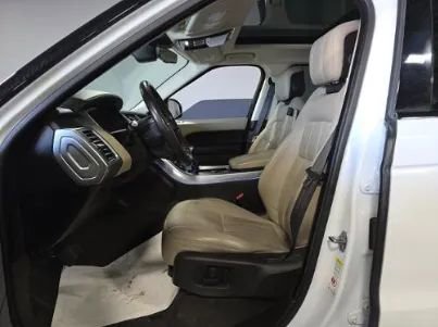 Used 2018 Land Rover Range Rover Sport HSE AWD/4WD image 4