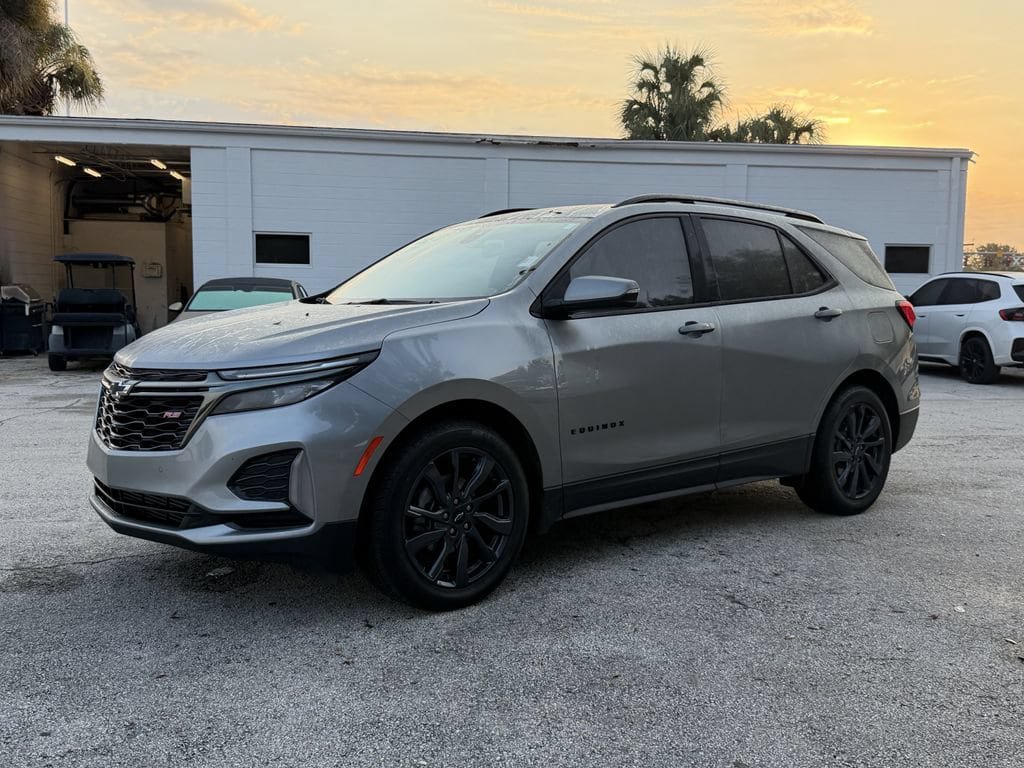 Used 2023 Chevrolet Equinox RS w/ RS Leather Package FWD image 10