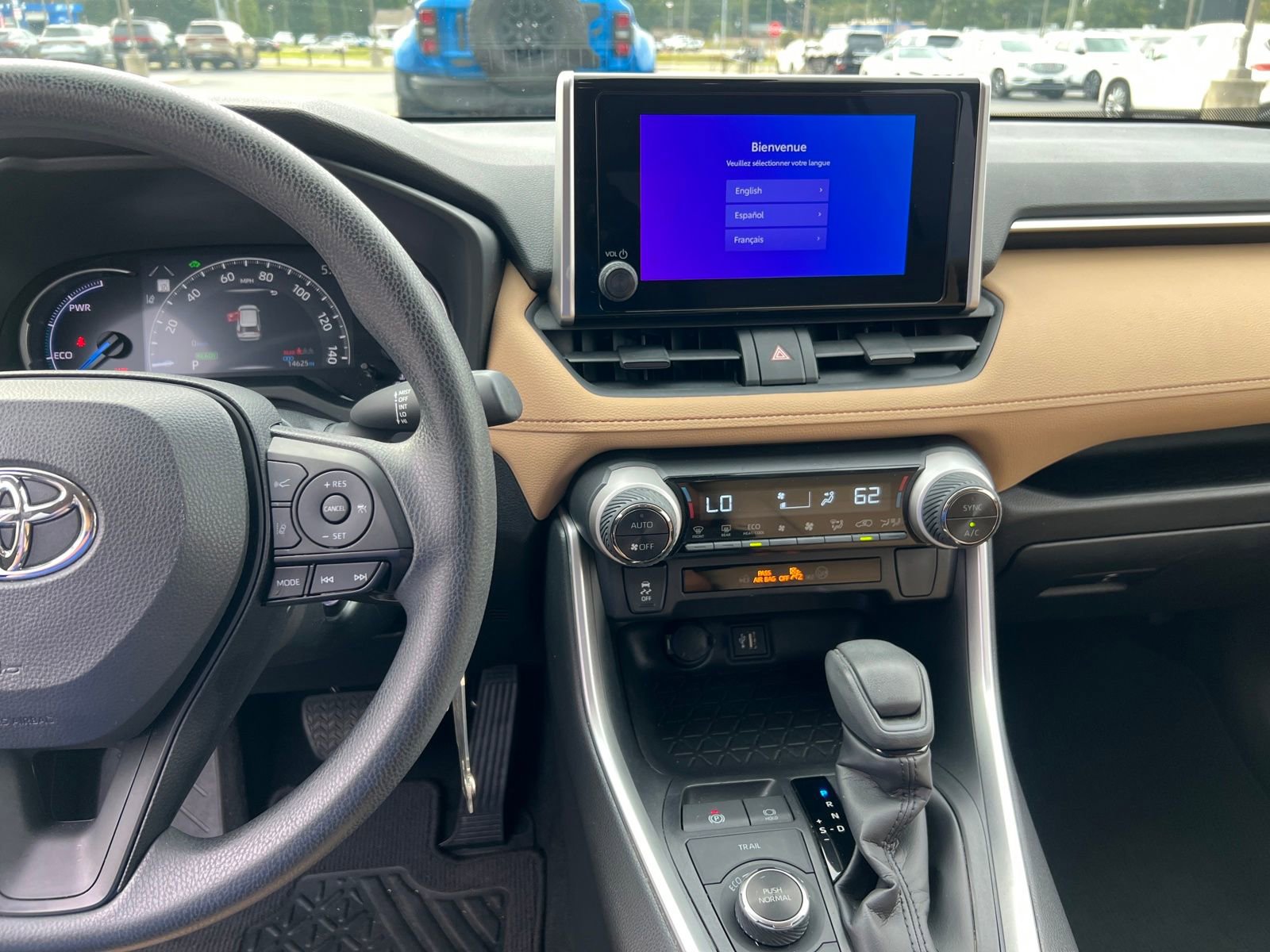 Used 2023 Toyota RAV4 LE image 17