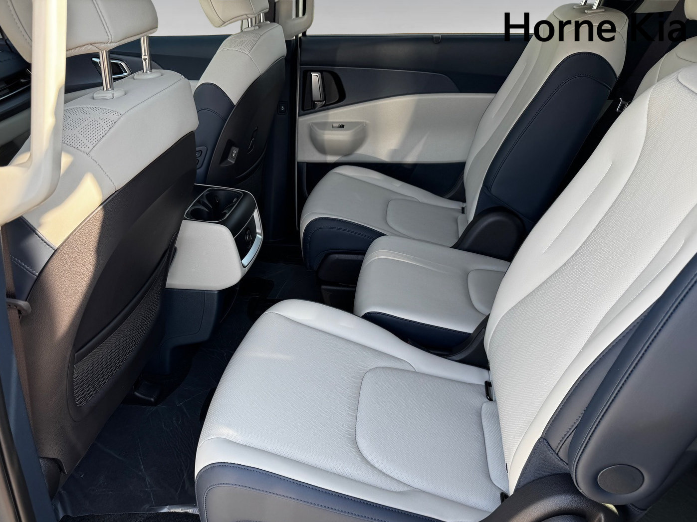 New 2026 Kia Carnival EX FWD image 11