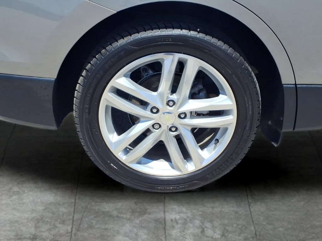 Used 2018 Chevrolet Equinox Premier FWD image 26