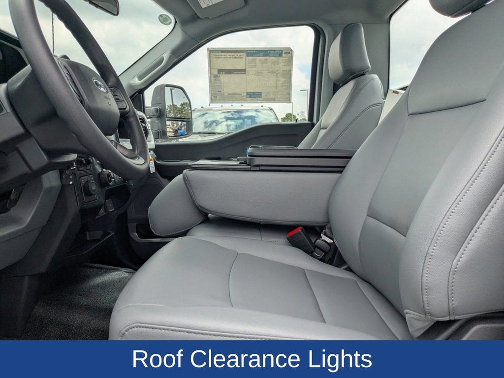 Used 2025 Ford F550 4x4 Regular Cab Super Duty image 13