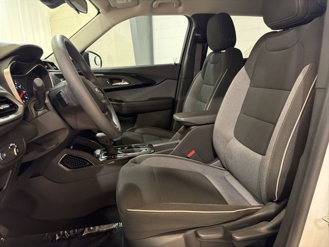 Used 2023 Chevrolet TrailBlazer LS image 11