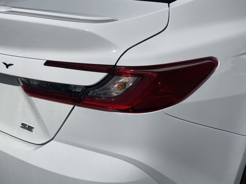 Used 2025 Toyota Camry SE w/ Convenience Package FWD image 20