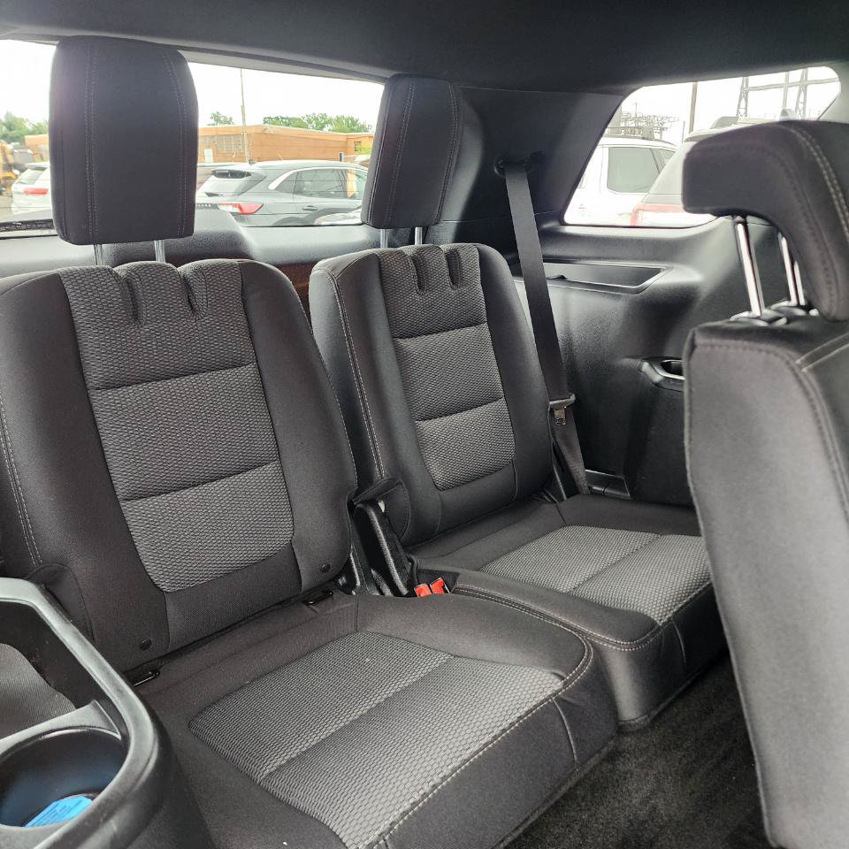 Used 2018 Ford Explorer XLT w/ Equipment Group 201A AWD/4WD image 13
