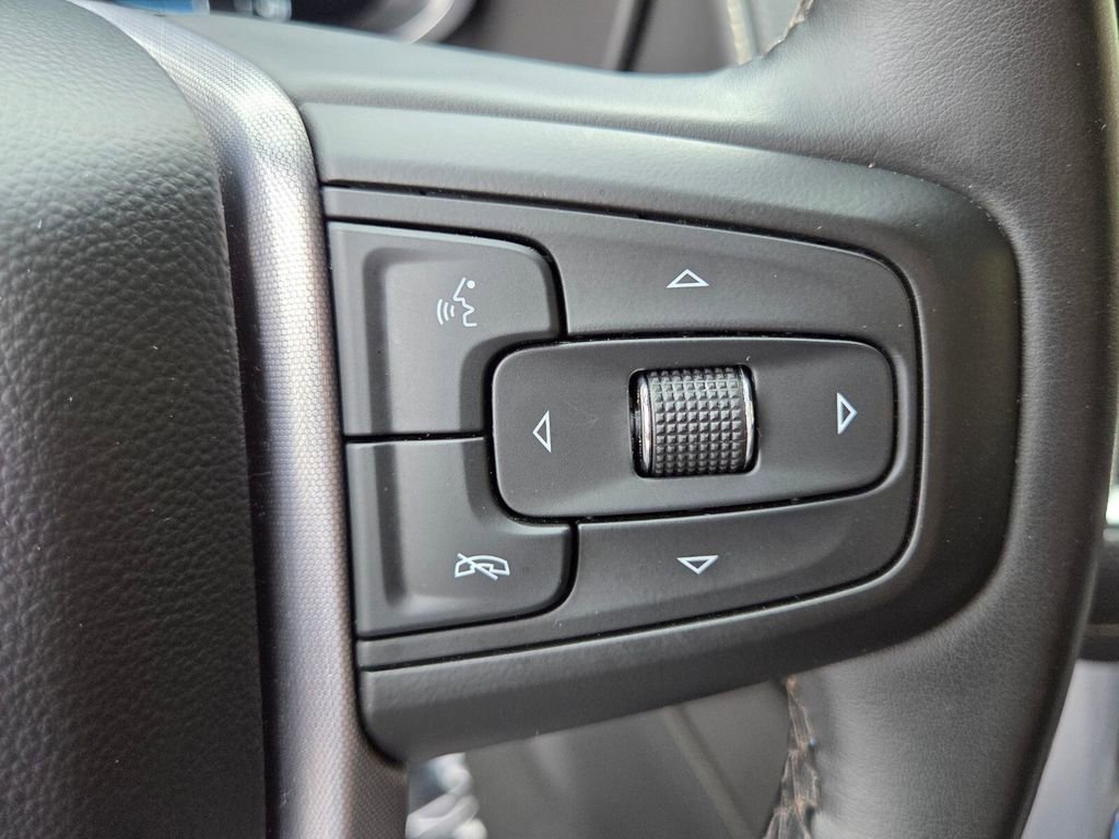 Used 2023 GMC Yukon SLT image 25